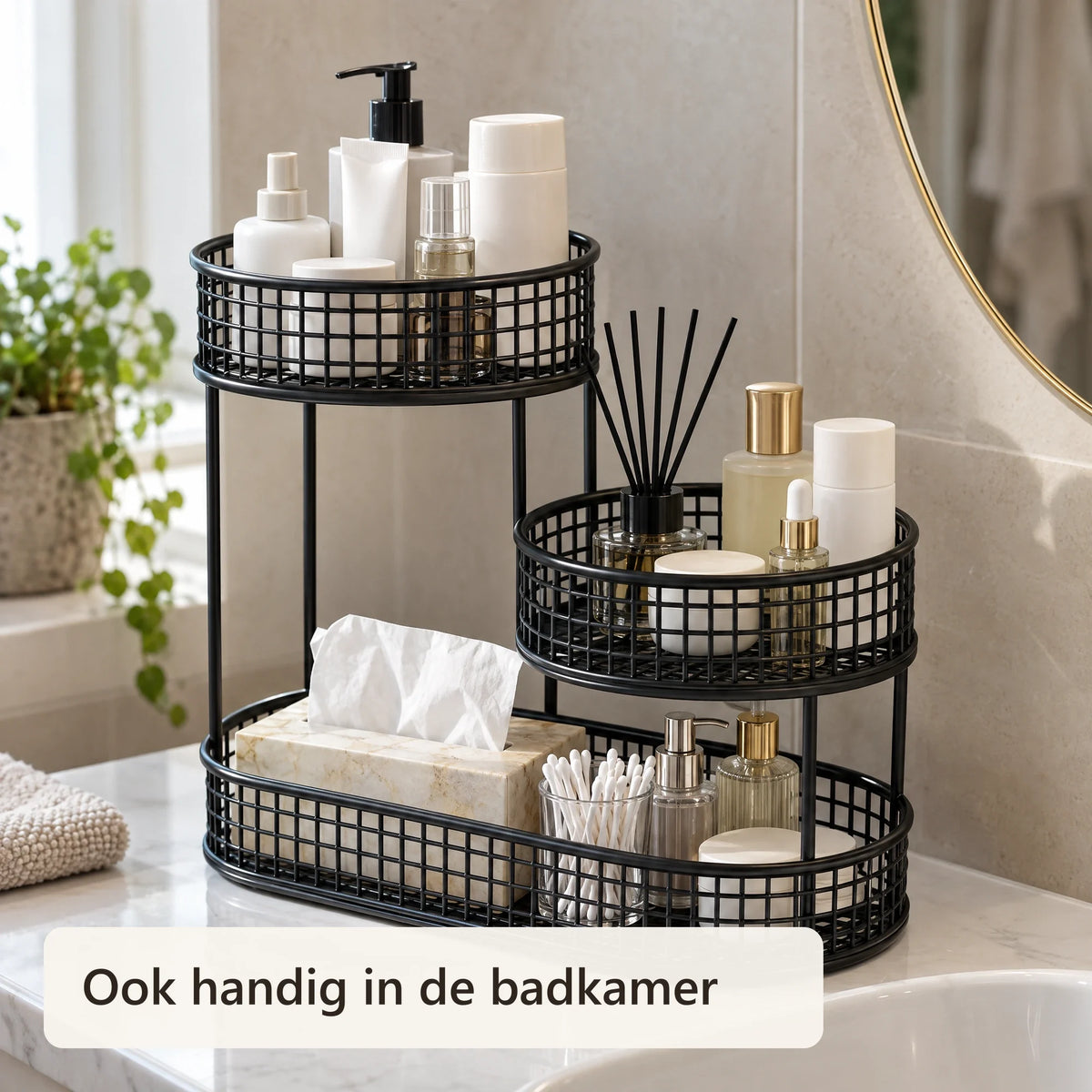 Fruitmand als opbergrek op de badkamer