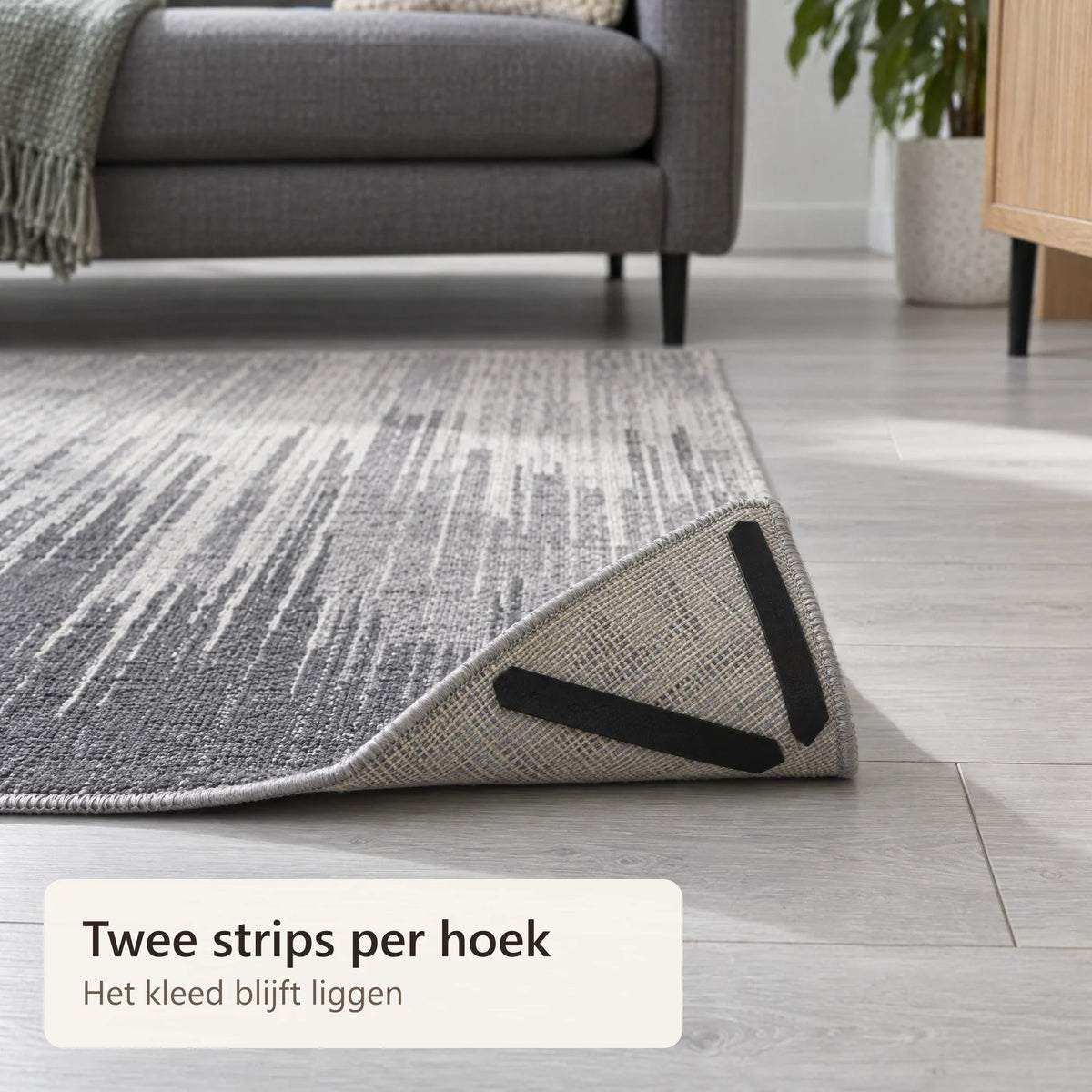 Vloerkleed dat plat en recht op de vloer ligt