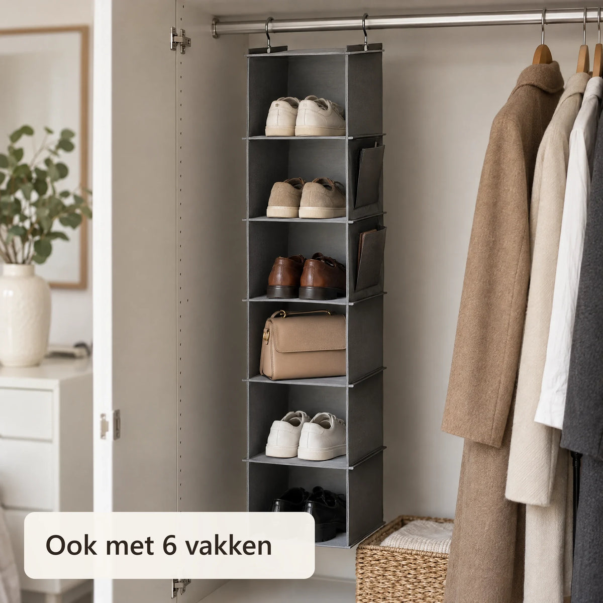 Hangende organizer met 6 vakken, schoenen en een tas